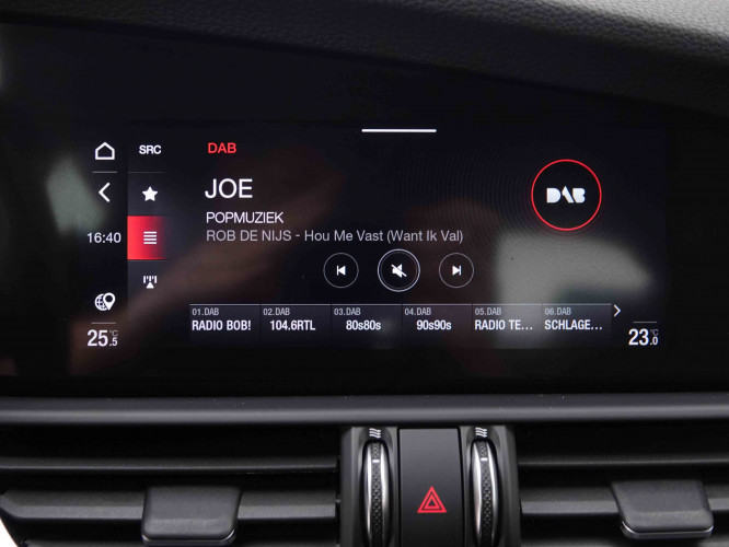 ALFAROMEO_ALFAROMEO_GIULIA_2548616_12.jpg