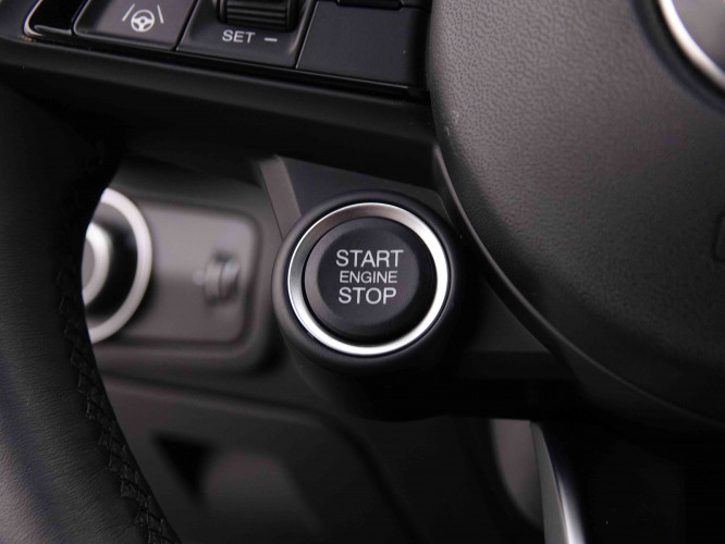 ALFAROMEO_ALFAROMEO_GIULIA_2548616_22.jpg