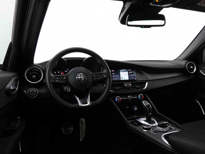 ALFAROMEO_ALFAROMEO_GIULIA_2548616_7.jpg