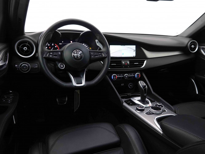 ALFAROMEO_ALFAROMEO_GIULIA_2549192_6.jpg