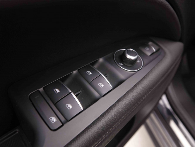 ALFAROMEO_ALFAROMEO_STELVIO_2549245_20.jpg