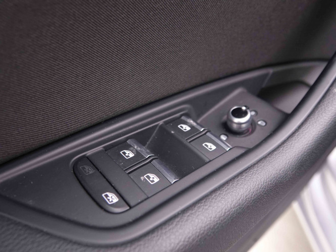 AUDI_AUDI_A4_2446665_21.jpg