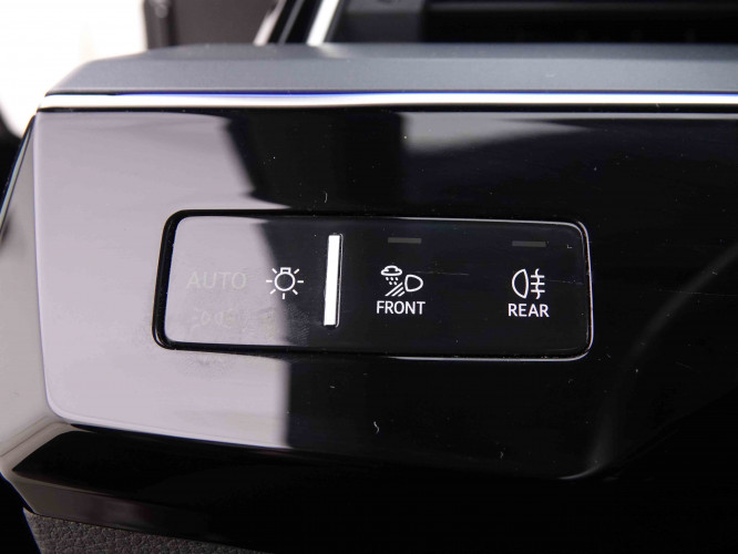 AUDI_AUDI_E_TRON_2548419_9.jpg