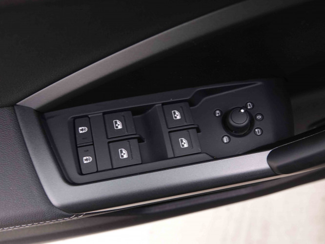 AUDI_AUDI_Q3_2548428_22.jpg