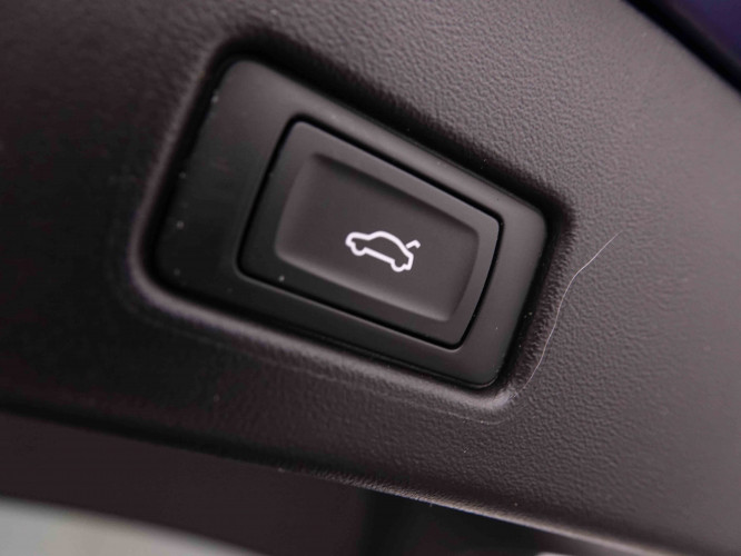 AUDI_AUDI_Q4 E_TRON_2548766_6.jpg