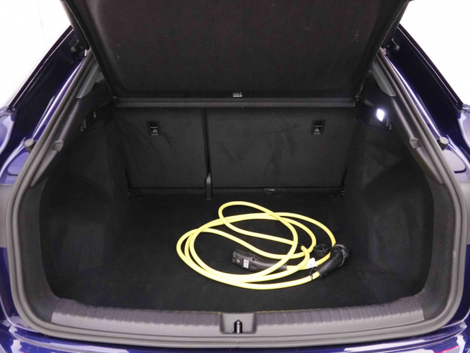 AUDI_AUDI_Q4 E_TRON_2652121_5.jpg