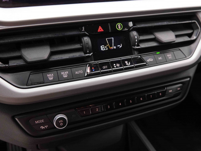 BMW_BMW_1_2548750_14.jpg