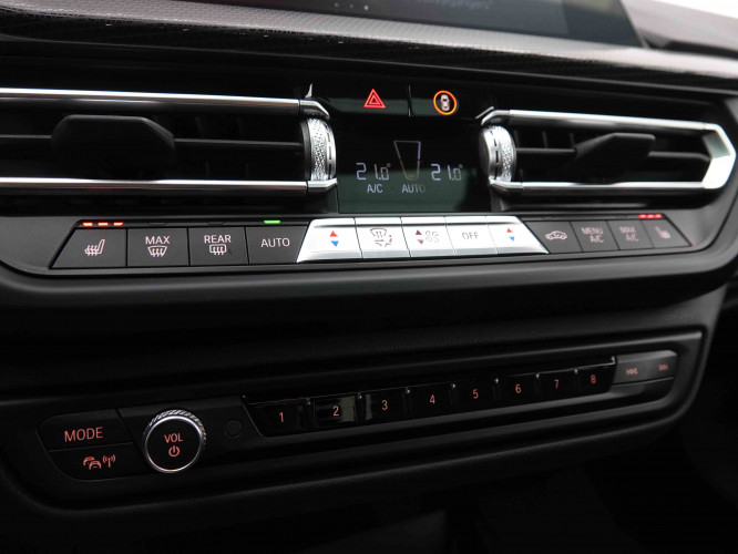 BMW_BMW_1_2549331_17.jpg