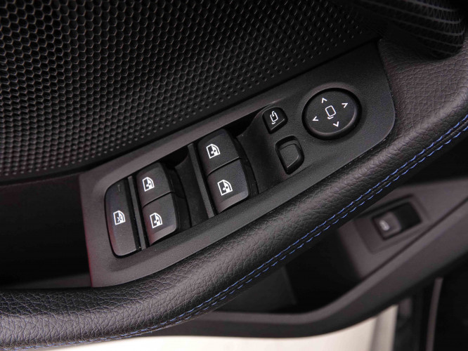 BMW_BMW_1_2549331_24.jpg