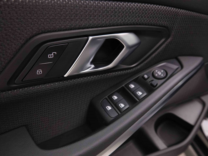 BMW_BMW_3_2550877_21.jpg BMW_BMW_3_2550877_21.jpg