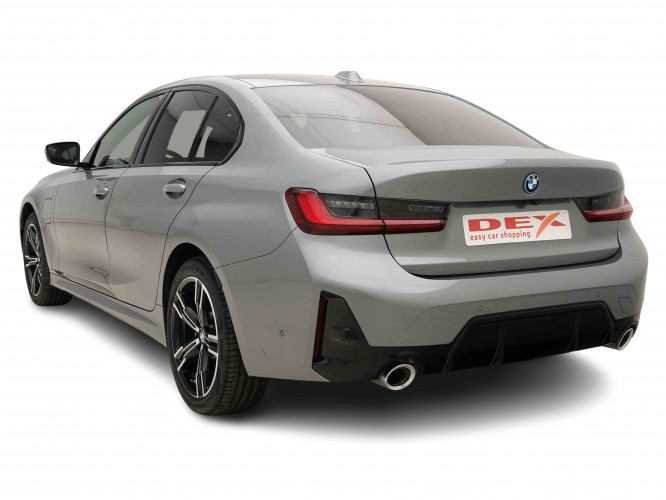 BMW_BMW_3_2654398_3.jpg