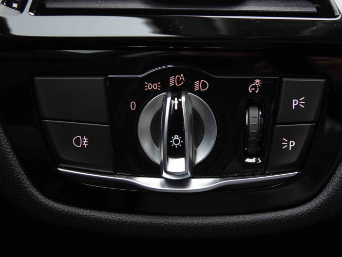 BMW_BMW_5_2550301_10.jpg BMW_BMW_5_2550301_10.jpg