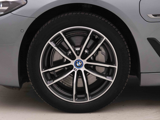 BMW_BMW_5_2550683_23.jpg BMW_BMW_5_2550683_23.jpg