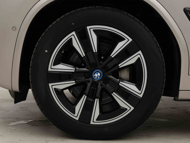 BMW_BMW_IX3_2654025_26.jpg