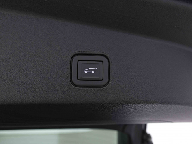 CADILLAC_CADILLAC_LYRIQ_2655449_6.jpg