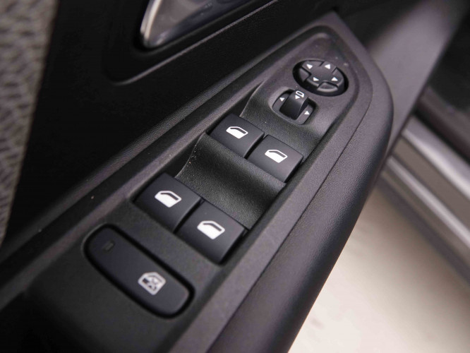 CITROEN_CITROEN_C4 X_2549727_21.jpg