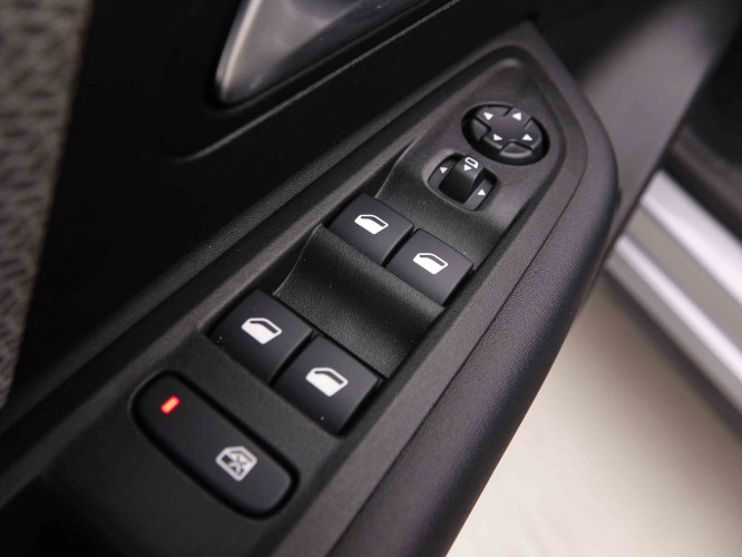 CITROEN_CITROEN_C4 X_2550575_22.jpg