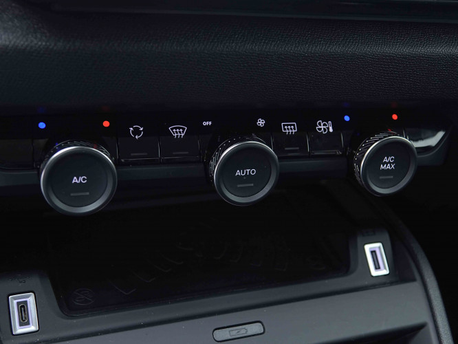 CITROEN_CITROEN_C4 X_2655638_14.jpg CITROEN_CITROEN_C4 X_2655638_14.jpg