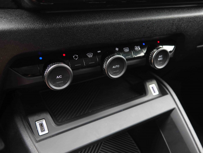 CITROEN_CITROEN_C4_2549328_15.jpg