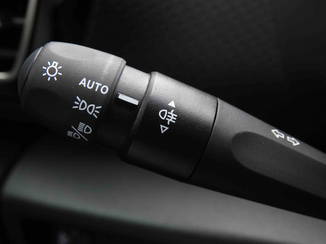 CITROEN_CITROEN_C4_2549642_17.jpg CITROEN_CITROEN_C4_2549642_17.jpg