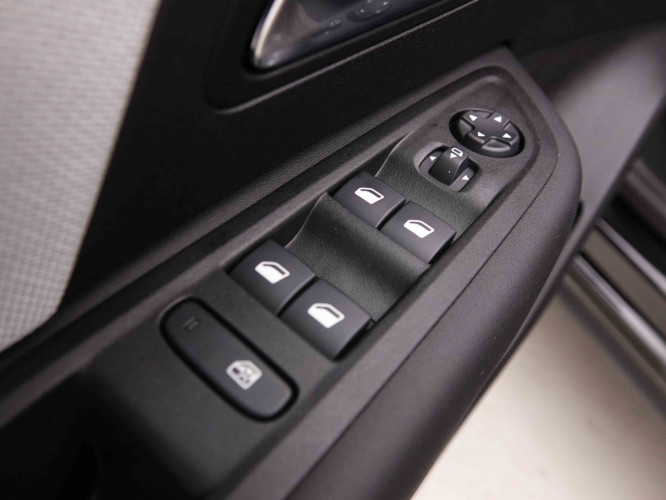 CITROEN_CITROEN_C4_2549642_21.jpg CITROEN_CITROEN_C4_2549642_21.jpg