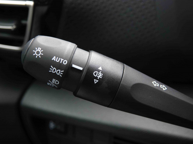 CITROEN_CITROEN_C4_2549646_17.jpg CITROEN_CITROEN_C4_2549646_17.jpg