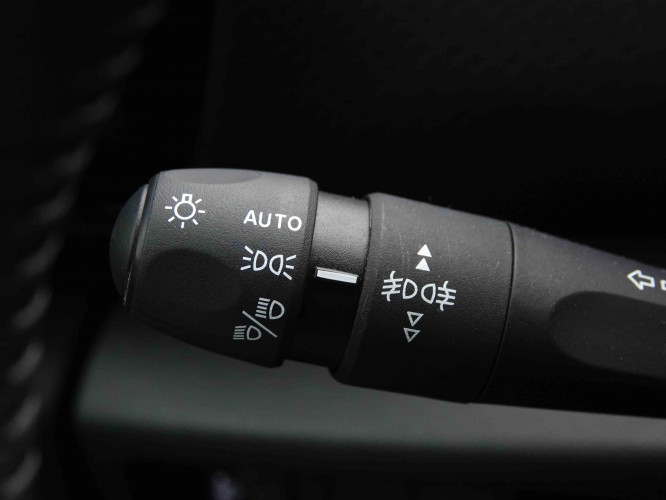 CITROEN_CITROEN_C4_2550936_16.jpg CITROEN_CITROEN_C4_2550936_16.jpg