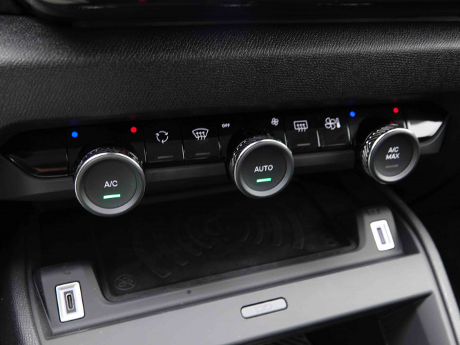 CITROEN_CITROEN_C4_2550946_13.jpg CITROEN_CITROEN_C4_2550946_13.jpg