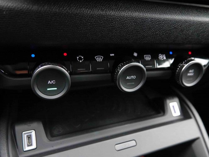 CITROEN_CITROEN_C4_2652038_14.jpg CITROEN_CITROEN_C4_2652038_14.jpg