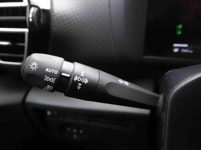 CITROEN_CITROEN_C4_2652045_15.jpg CITROEN_CITROEN_C4_2652045_15.jpg