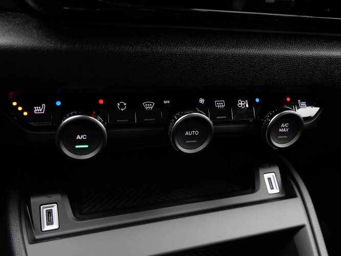 CITROEN_CITROEN_C4_2653171_14.jpg CITROEN_CITROEN_C4_2653171_14.jpg