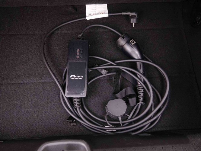 FIAT_FIAT_500E_2547210_6.jpg