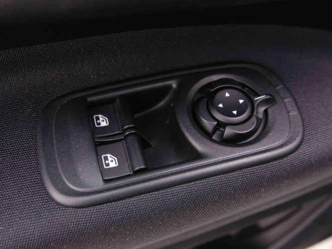 FIAT_FIAT_500E_2547483_17.jpg