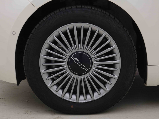 FIAT_FIAT_500E_2654273_22.jpg