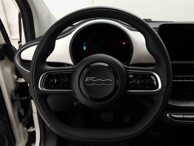 FIAT_FIAT_500E_2654280_8.jpg