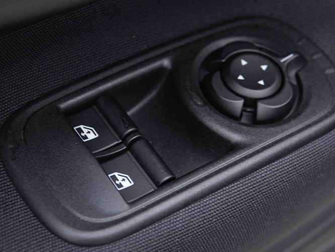 FIAT_FIAT_500E_2655006_19.jpg