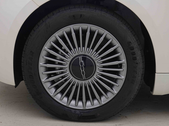 FIAT_FIAT_500E_2655006_20.jpg