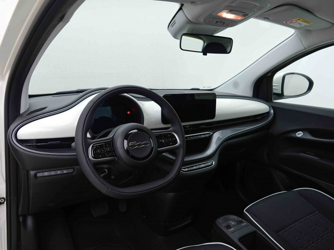 FIAT_FIAT_500E_2655007_7.jpg