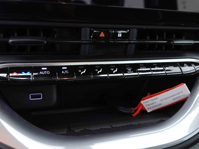 FIAT_FIAT_500E_2655012_12.jpg