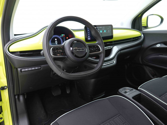 FIAT_FIAT_500E_2655013_7.jpg