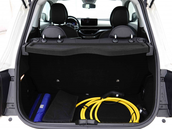 FIAT_FIAT_500E_2655019_5.jpg FIAT_FIAT_500E_2655019_5.jpg