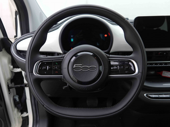 FIAT_FIAT_500E_2655024_8.jpg FIAT_FIAT_500E_2655024_8.jpg