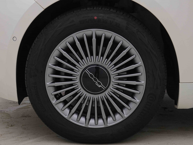 FIAT_FIAT_500E_2655036_22.jpg FIAT_FIAT_500E_2655036_22.jpg