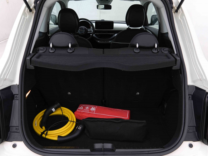 FIAT_FIAT_500E_2655036_5.jpg FIAT_FIAT_500E_2655036_5.jpg