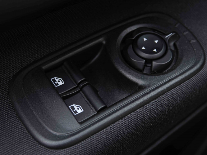 FIAT_FIAT_500E_2655037_21.jpg FIAT_FIAT_500E_2655037_21.jpg