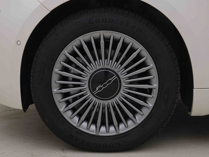 FIAT_FIAT_500E_2655037_22.jpg FIAT_FIAT_500E_2655037_22.jpg