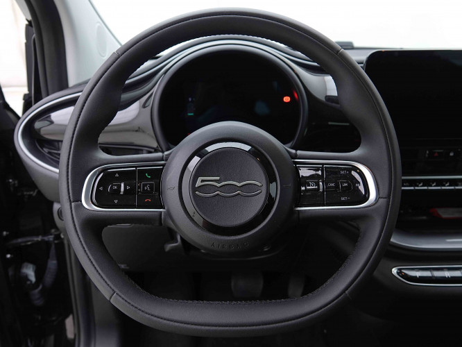 FIAT_FIAT_500E_2655040_8.jpg