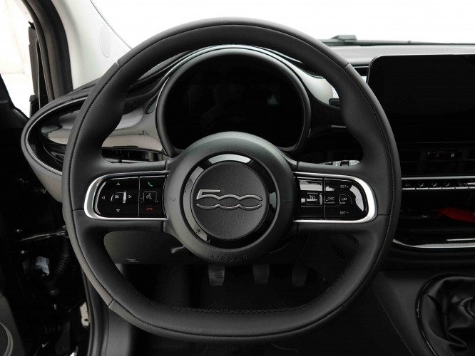 FIAT_FIAT_500_2654347_8.jpg FIAT_FIAT_500_2654347_8.jpg