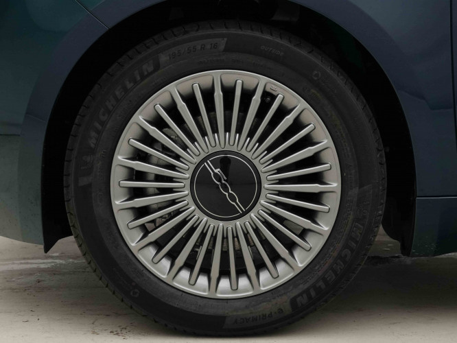 FIAT_FIAT_500_2654353_21.jpg FIAT_FIAT_500_2654353_21.jpg