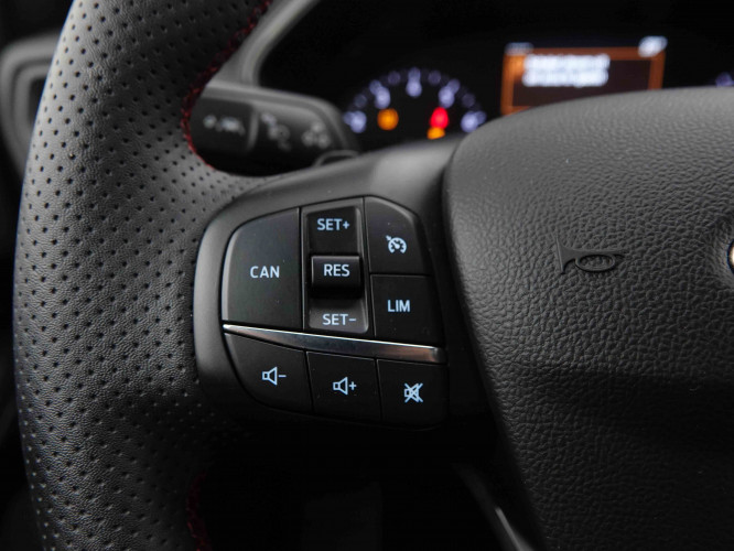FORD_FORD_FOCUS_2549438_18.jpg